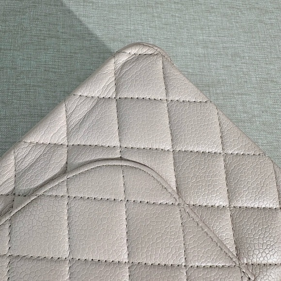 CHANEL Light Pink Caviar Classic Double Flap Medium SHW - Picture 7 of 16